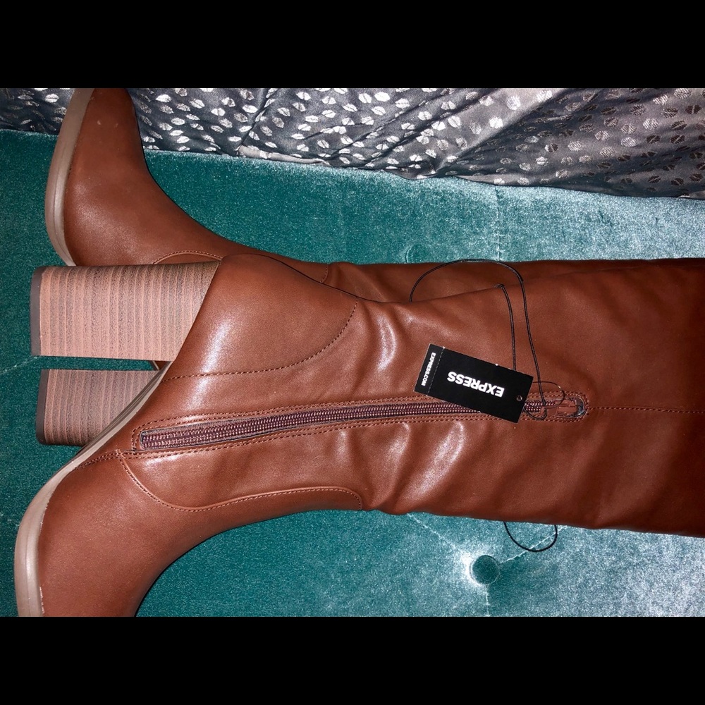 Express Boots - Picture 5 of 5